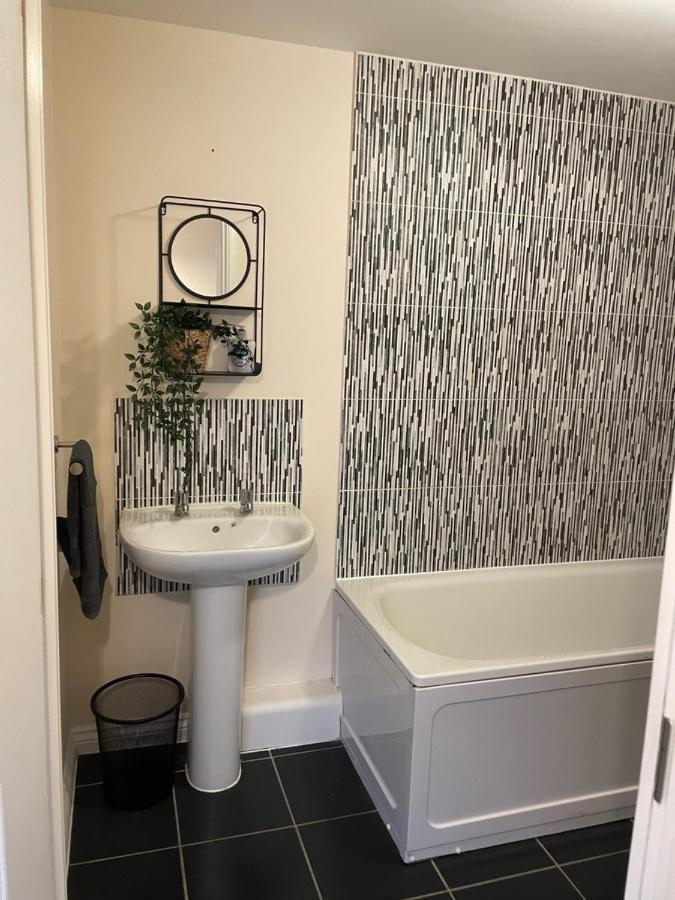 Modern 2 Bed Apartment, With Countryside Views! Soham Екстер'єр фото